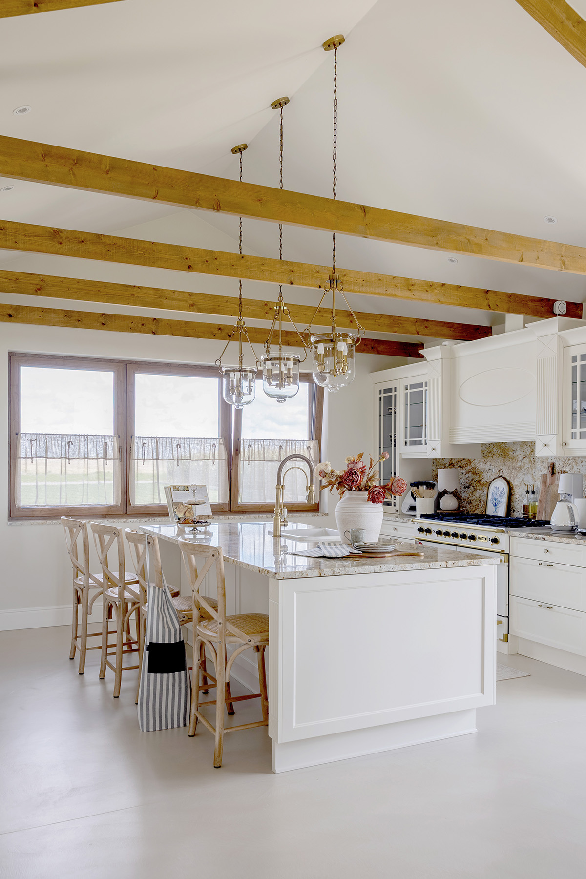 White & Wood Harmony
