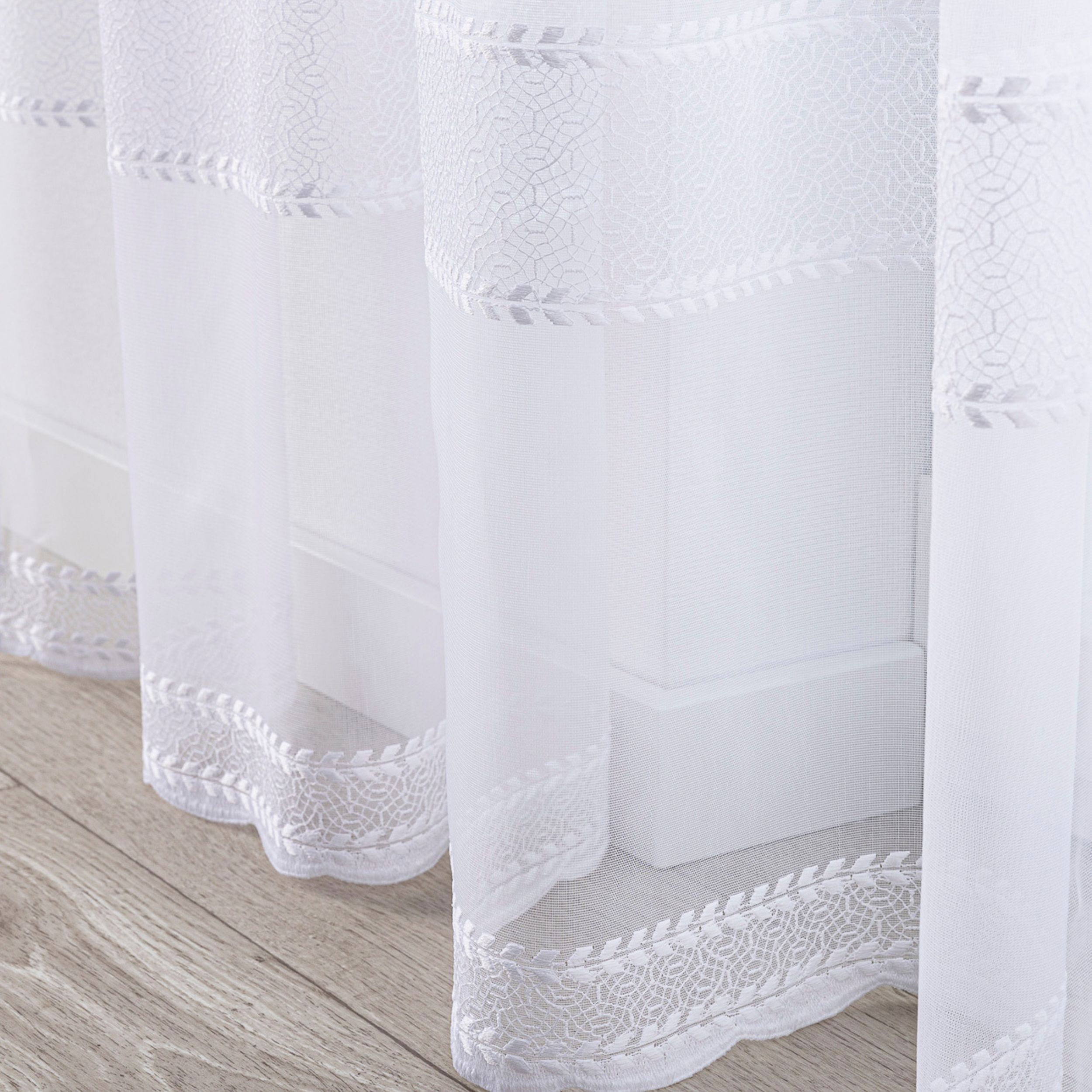 Vualis Woale 186-57 baltas su raštu